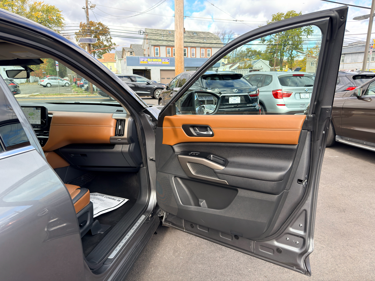 Nissan Pathfinder Platinum 4WD 2024 Nissan Pathfinder Platinum 4WD 2024