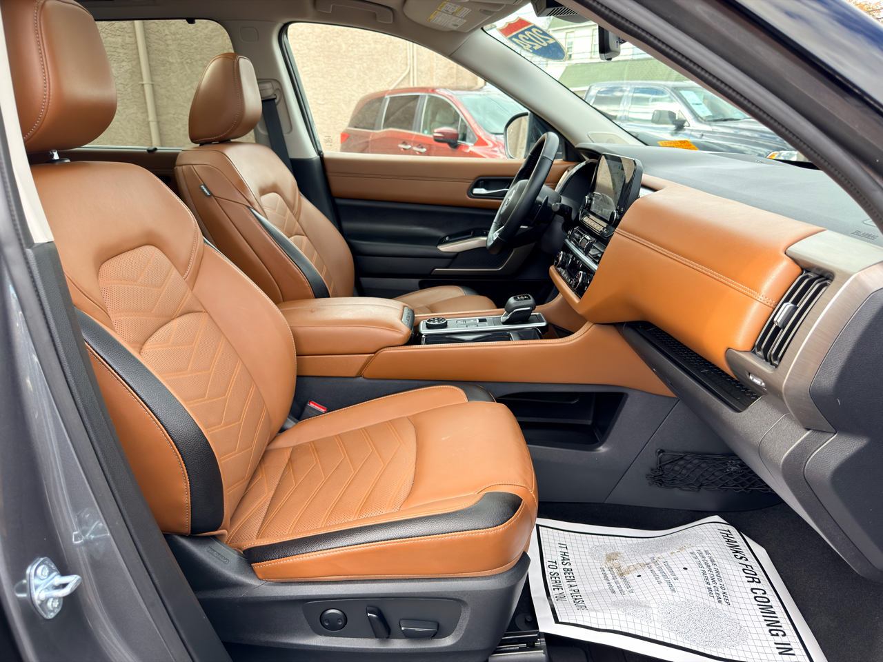 Nissan Pathfinder Platinum 4WD 2024 Nissan Pathfinder Platinum 4WD 2024