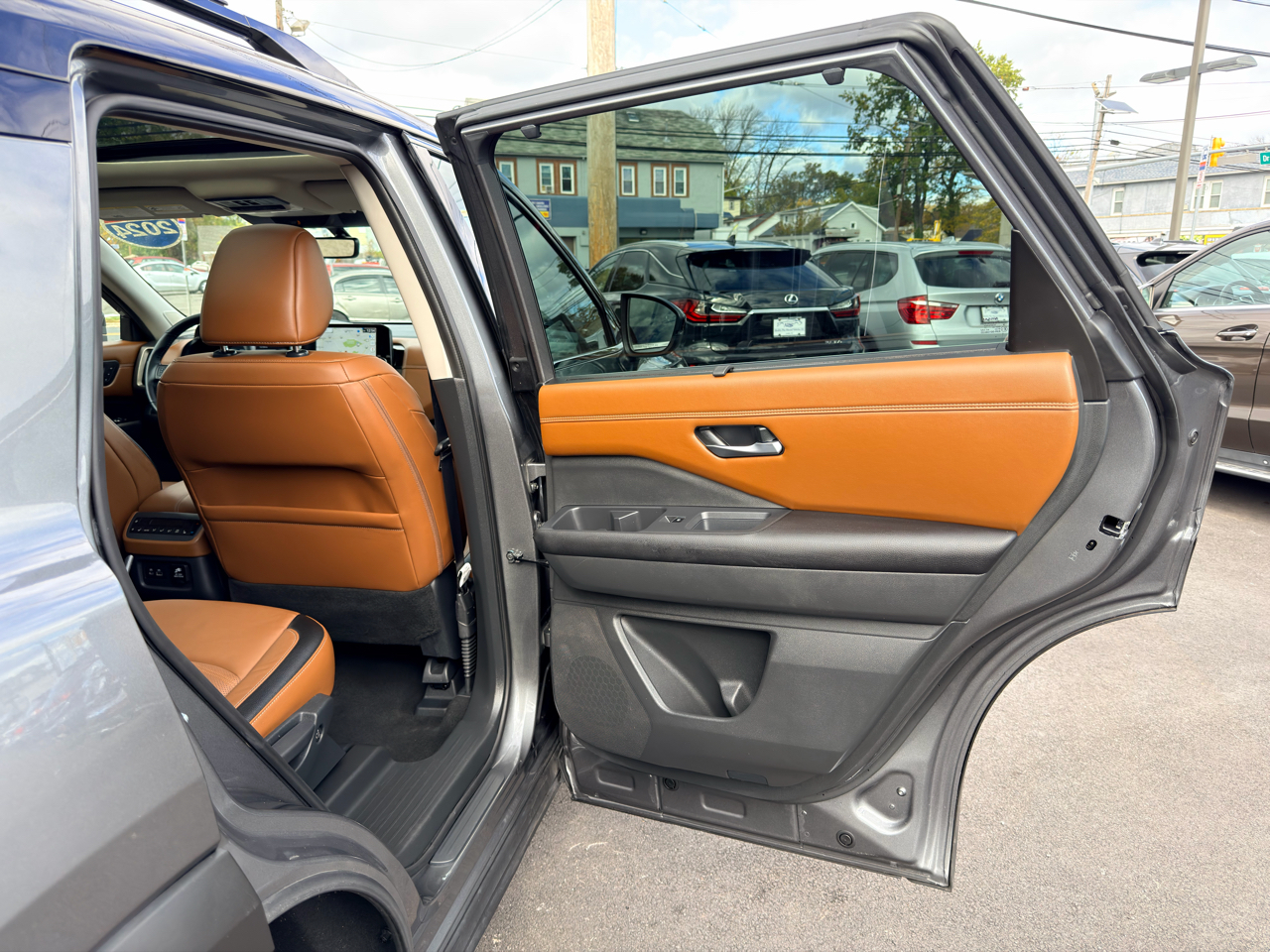 Nissan Pathfinder Platinum 4WD 2024 Nissan Pathfinder Platinum 4WD 2024