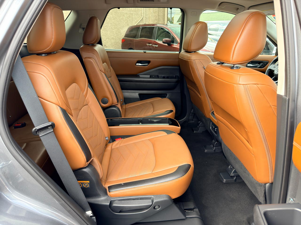 Nissan Pathfinder Platinum 4WD 2024 Nissan Pathfinder Platinum 4WD 2024