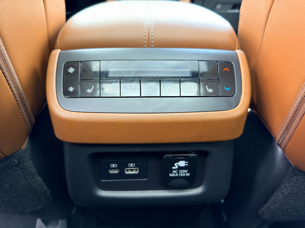 Nissan Pathfinder Platinum 4WD 2024 Nissan Pathfinder Platinum 4WD 2024