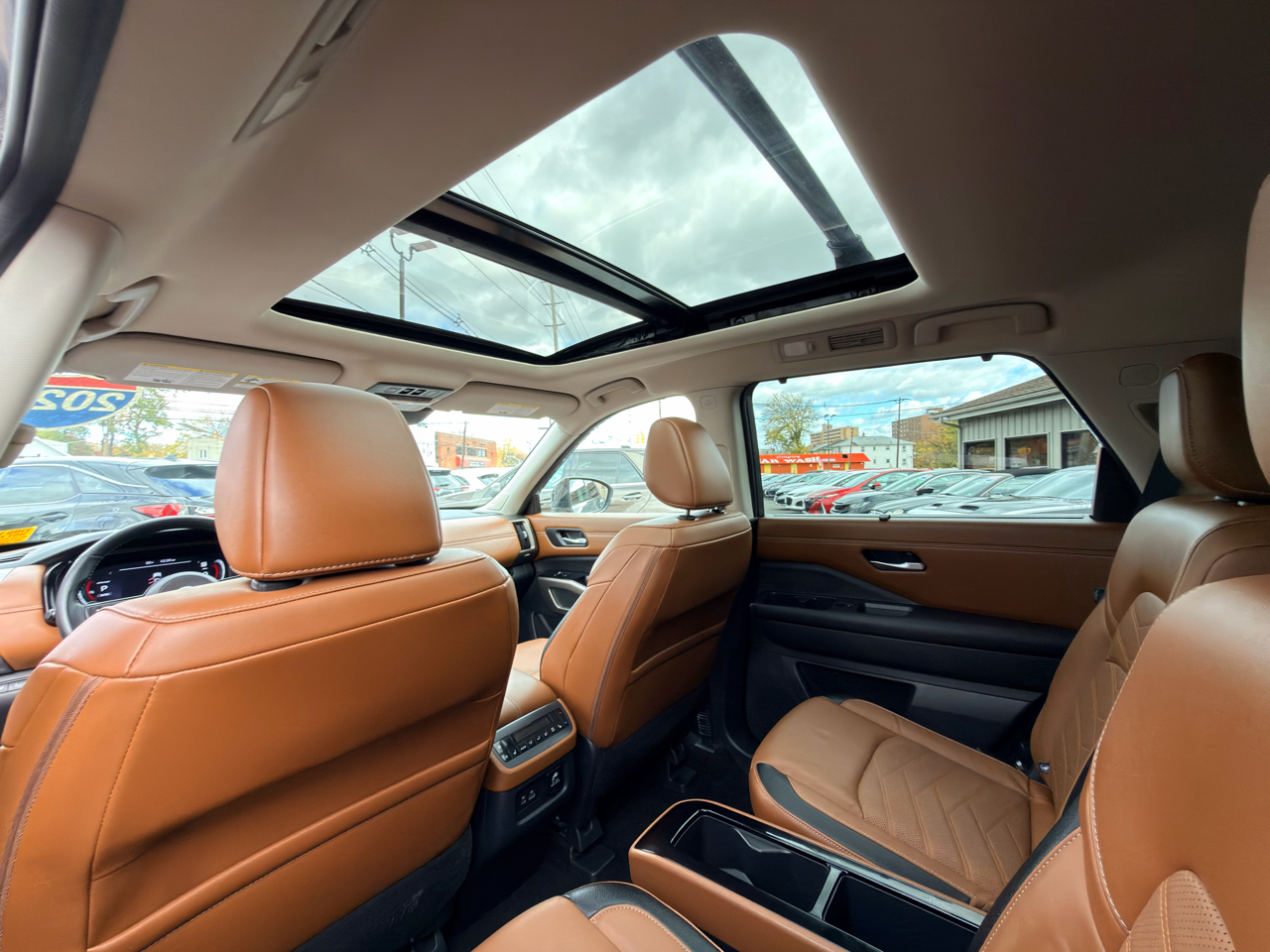 Nissan Pathfinder Platinum 4WD 2024 Nissan Pathfinder Platinum 4WD 2024