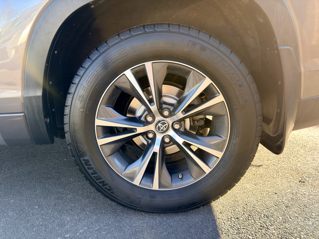 Toyota Highlander AWD 4dr V6 XLE (Natl) 2016