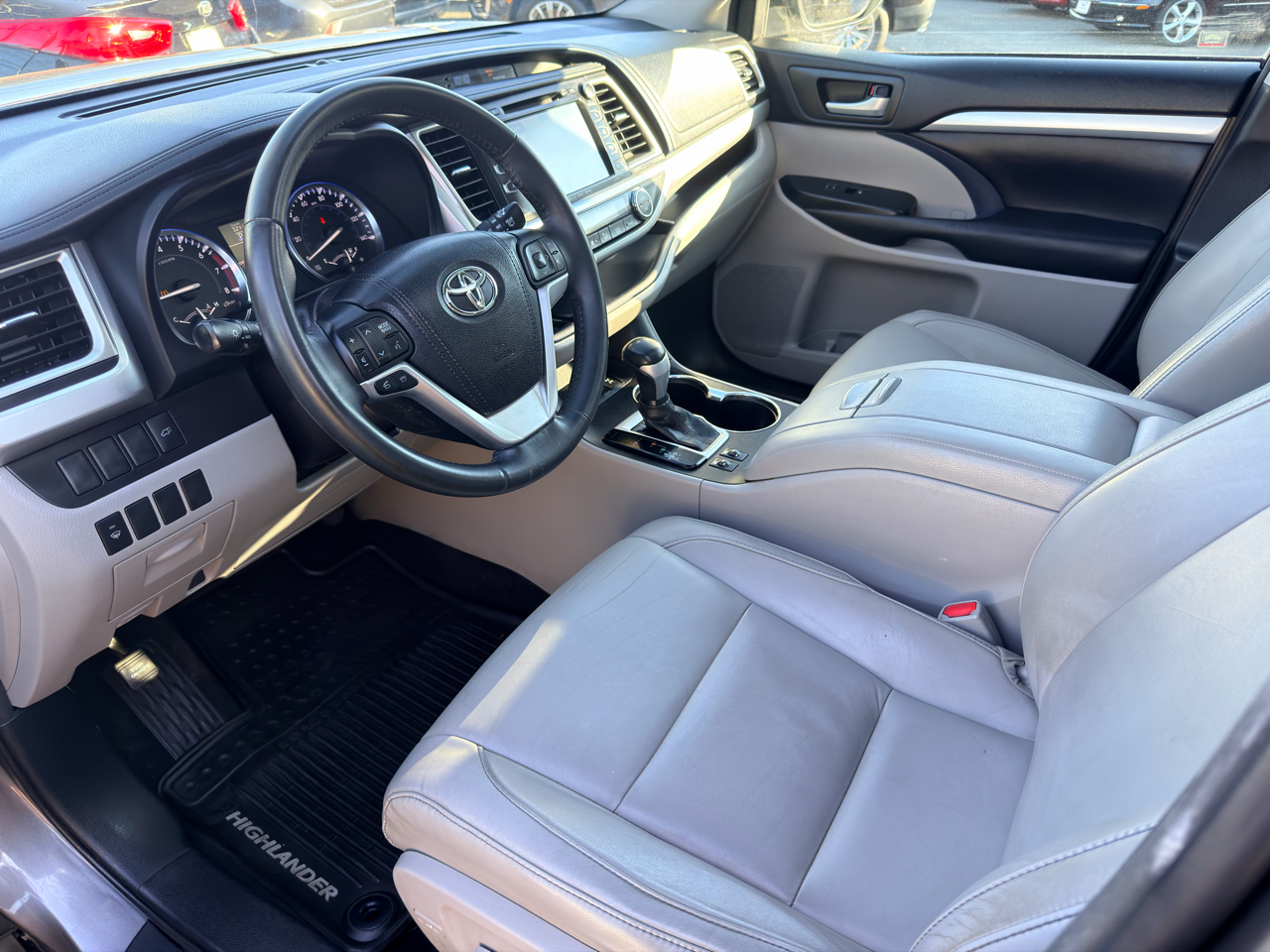 Toyota Highlander AWD 4dr V6 XLE (Natl) 2016