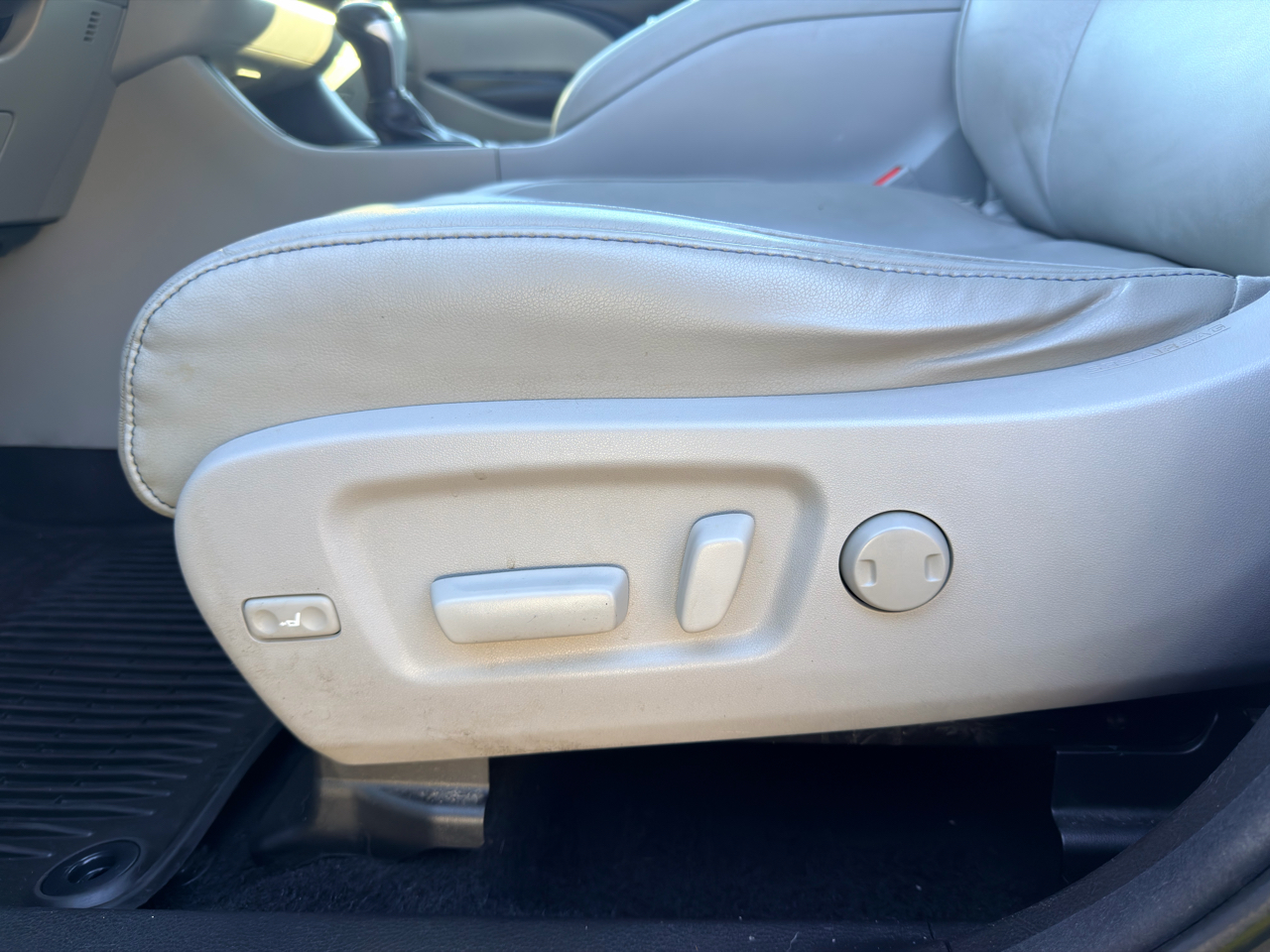 Toyota Highlander AWD 4dr V6 XLE (Natl) 2016