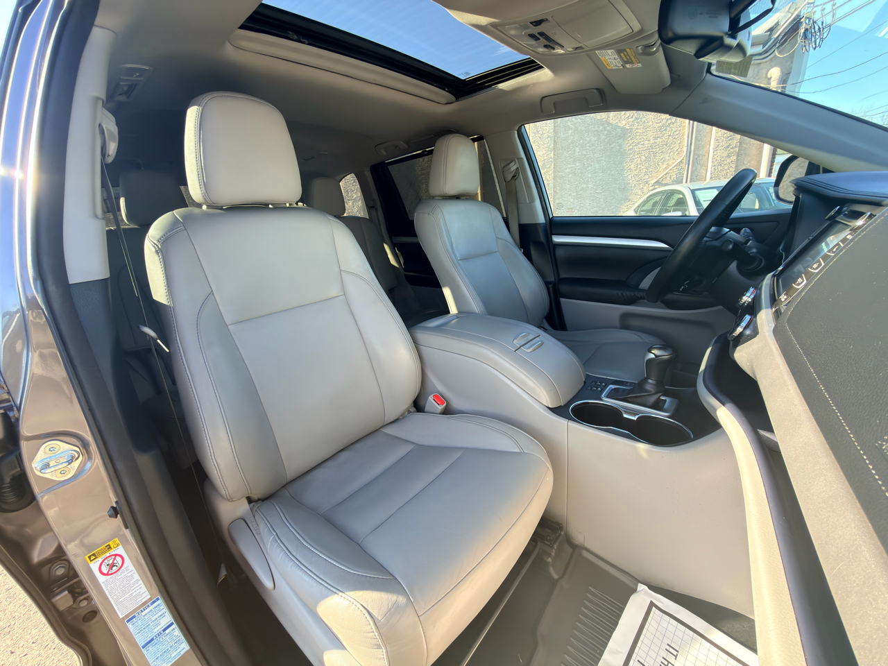 Toyota Highlander AWD 4dr V6 XLE (Natl) 2016