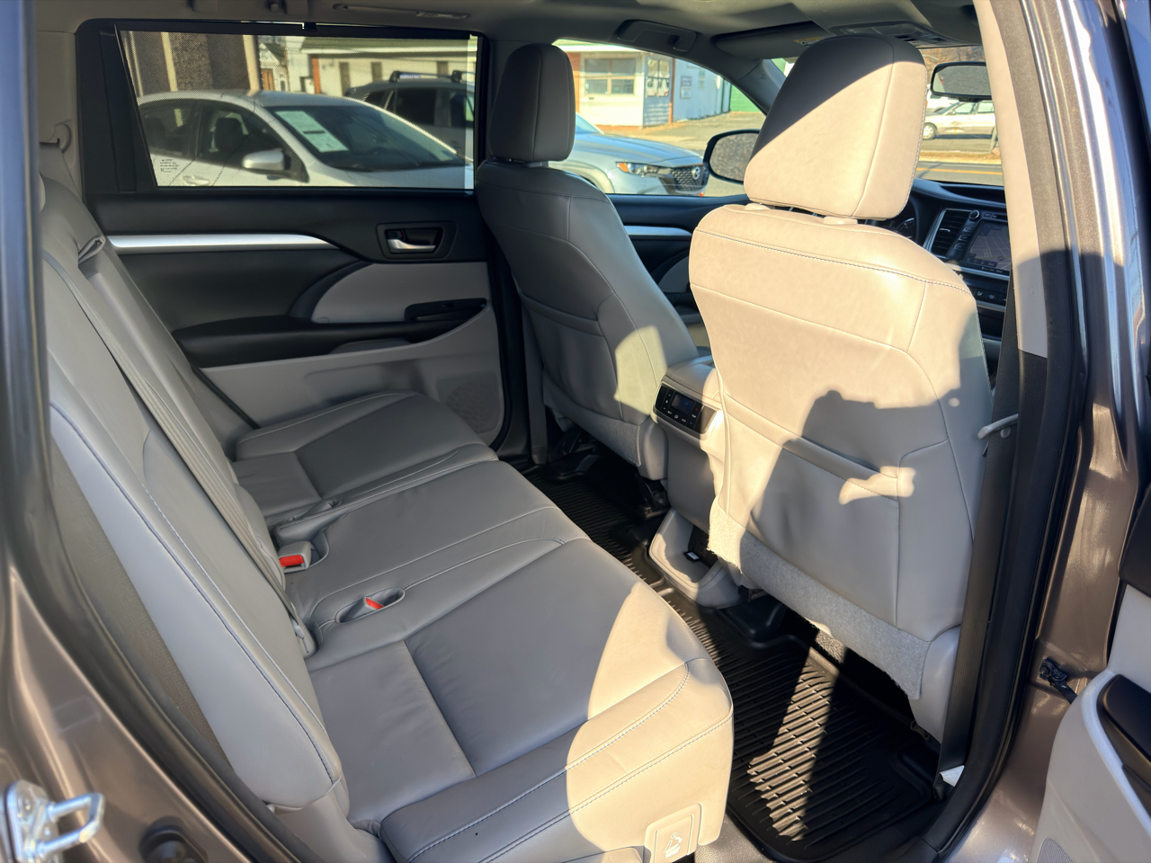 Toyota Highlander AWD 4dr V6 XLE (Natl) 2016