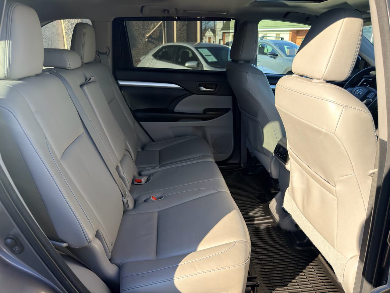 Toyota Highlander AWD 4dr V6 XLE (Natl) 2016