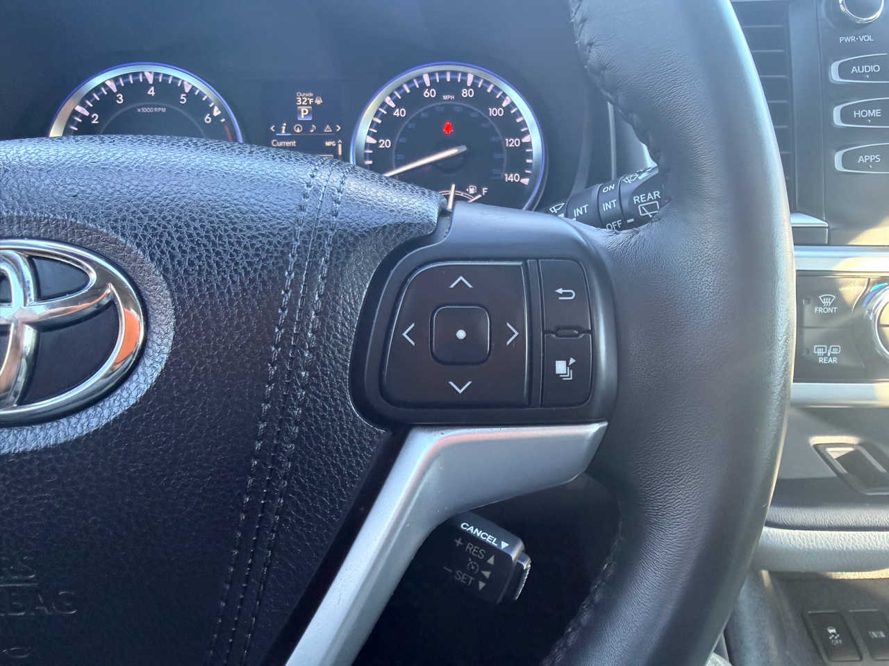 Toyota Highlander AWD 4dr V6 XLE (Natl) 2016