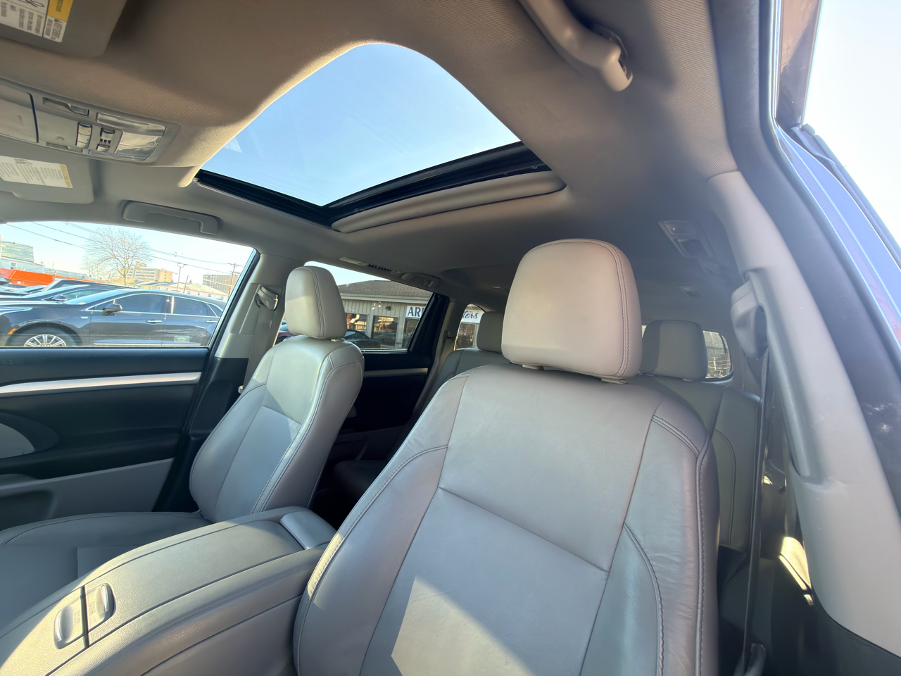 Toyota Highlander AWD 4dr V6 XLE (Natl) 2016