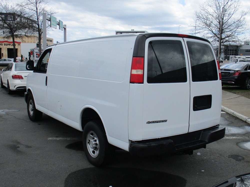 Chevrolet Express Cargo Van RWD 2500 135" 2018 Chevrolet Express Cargo Van RWD 2500 135" 2018
