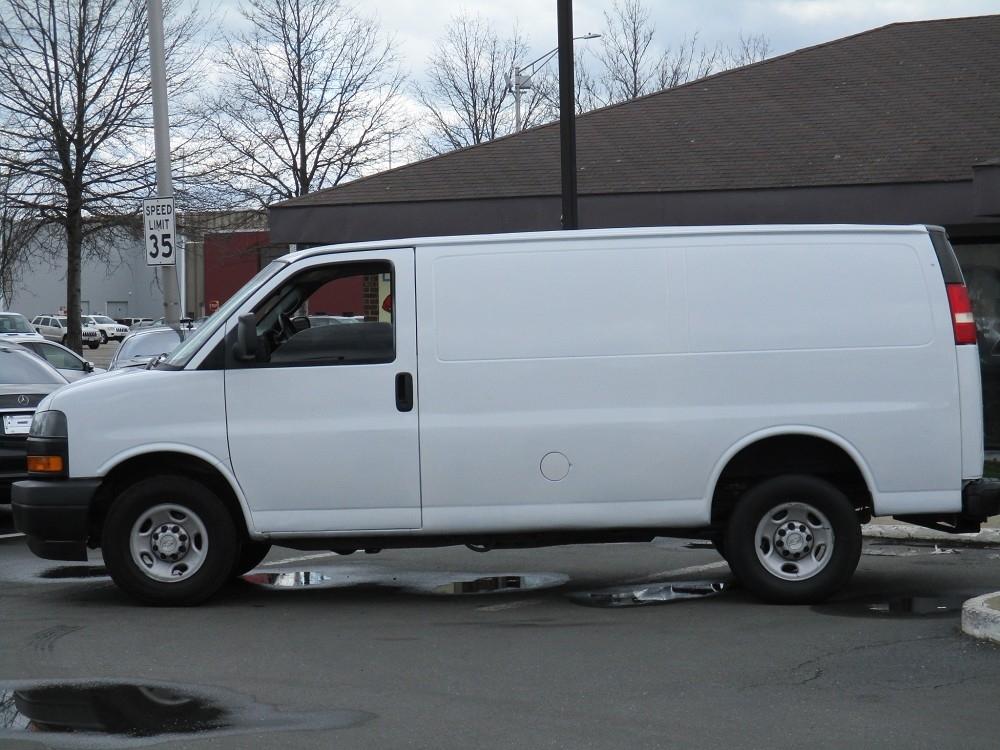 Chevrolet Express Cargo Van RWD 2500 135" 2018