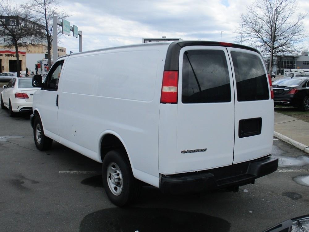 Chevrolet Express Cargo Van RWD 2500 135" 2018