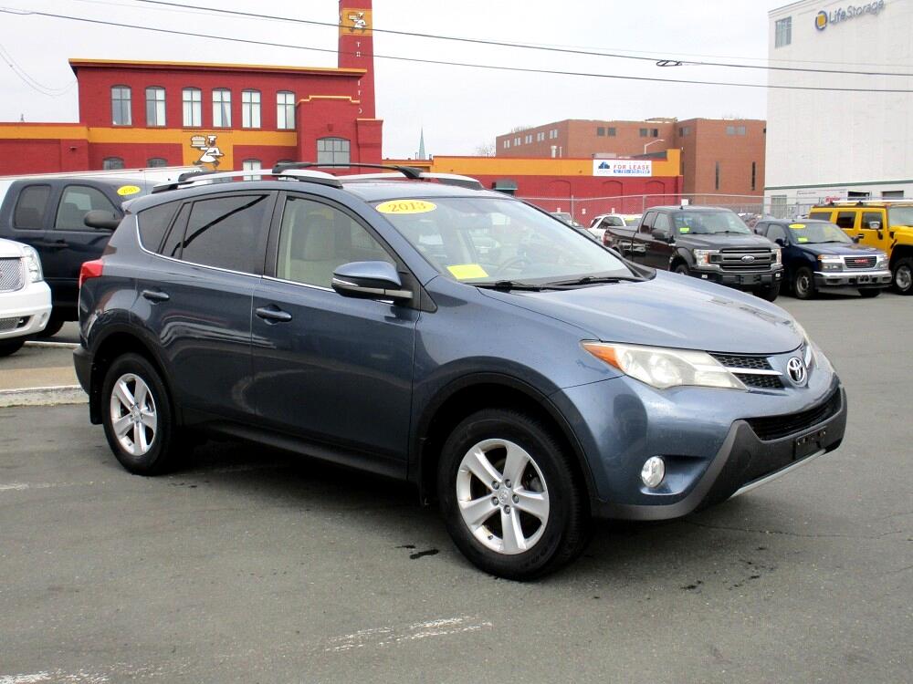 Toyota RAV4 AWD 4dr XLE (Natl) 2013
