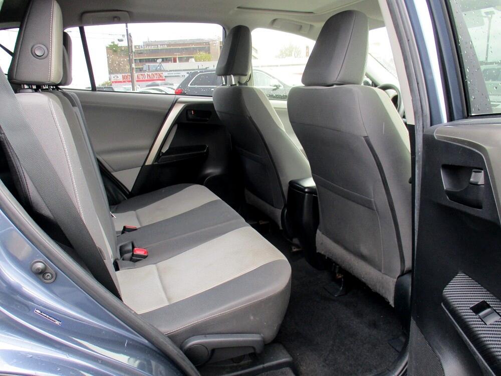 Toyota RAV4 AWD 4dr XLE (Natl) 2013