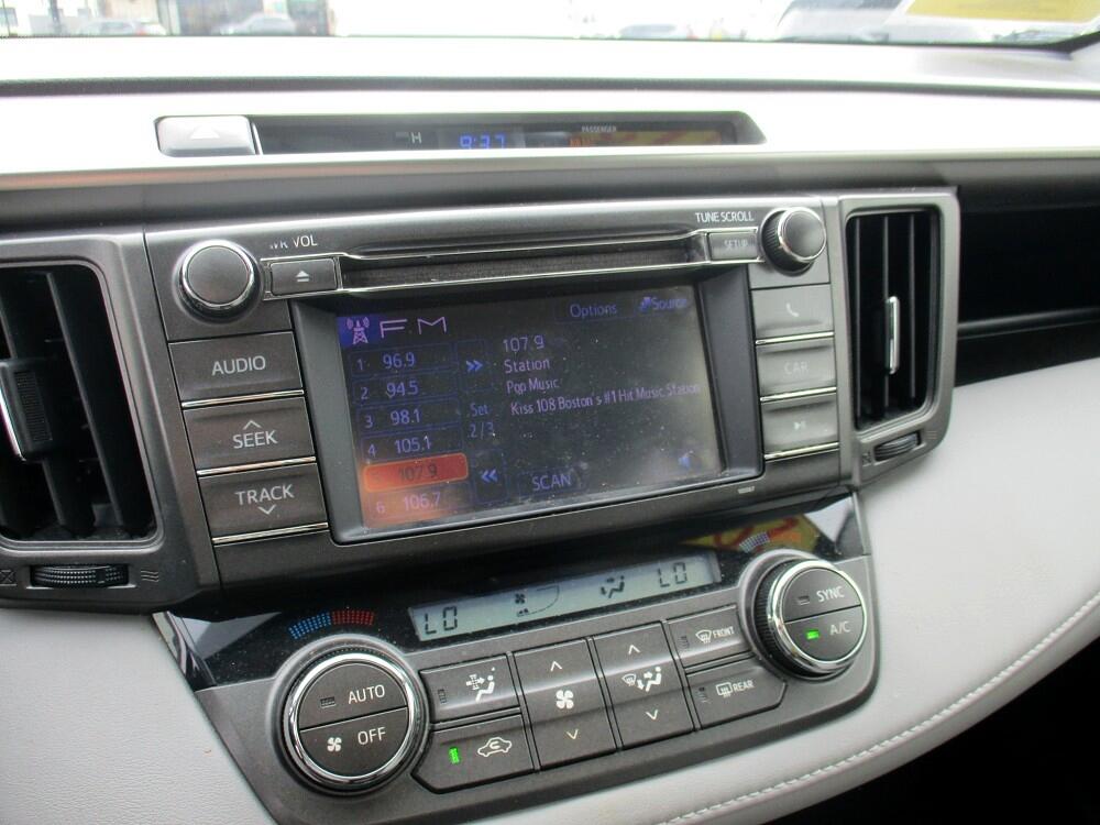 Toyota RAV4 AWD 4dr XLE (Natl) 2013