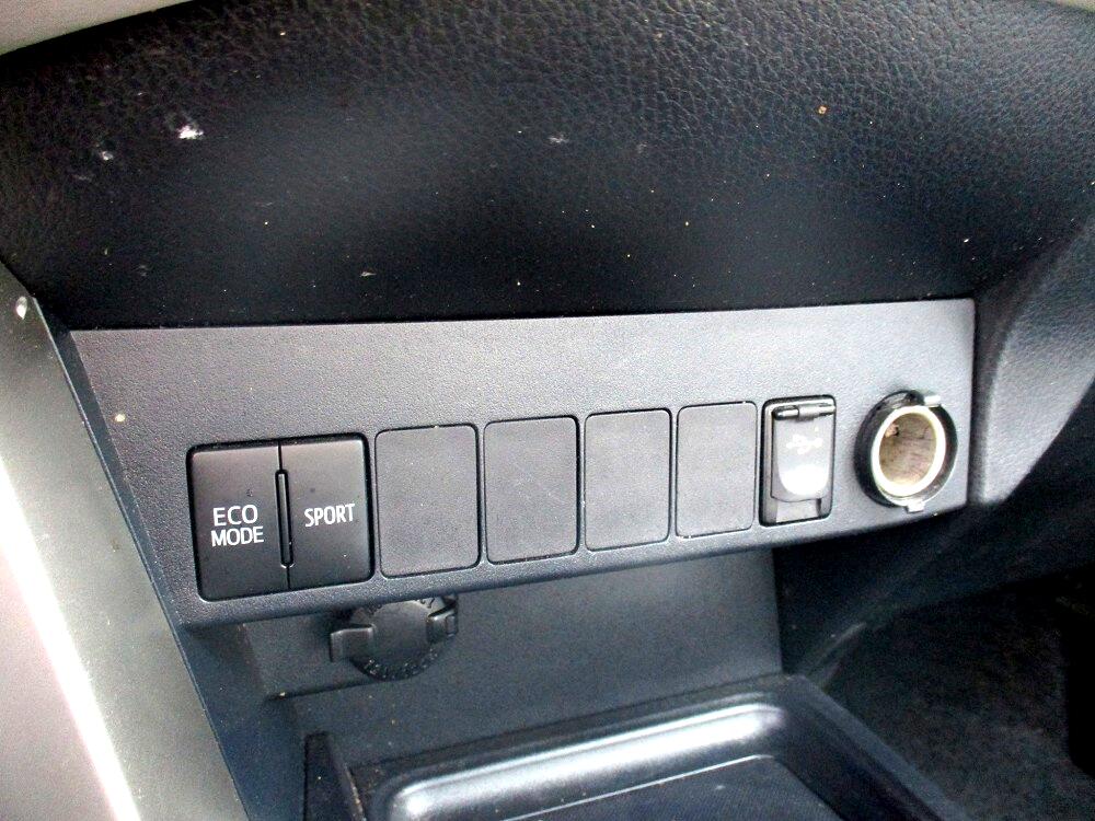 Toyota RAV4 AWD 4dr XLE (Natl) 2013