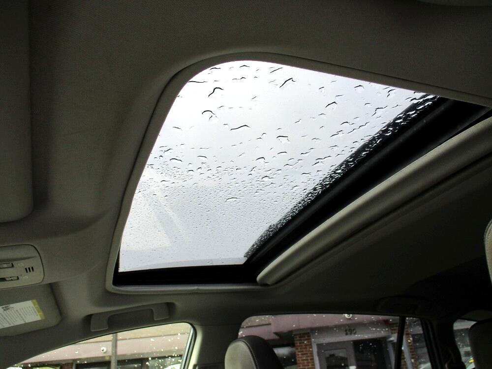 Toyota RAV4 AWD 4dr XLE (Natl) 2013