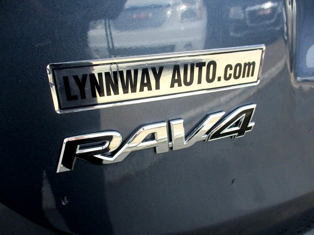 Toyota RAV4 AWD 4dr XLE (Natl) 2013