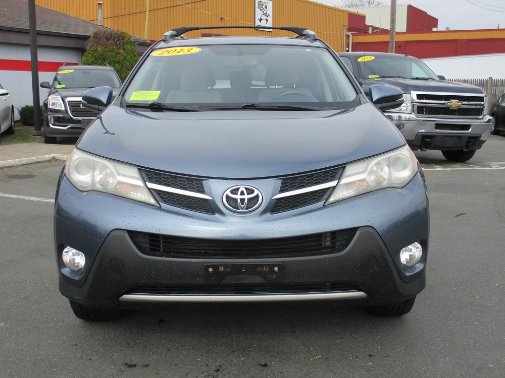 Toyota RAV4 AWD 4dr XLE (Natl) 2013
