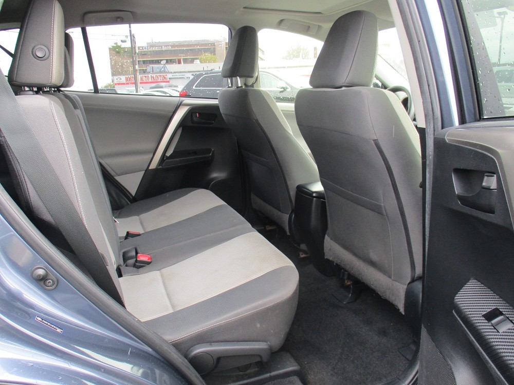 Toyota RAV4 AWD 4dr XLE (Natl) 2013