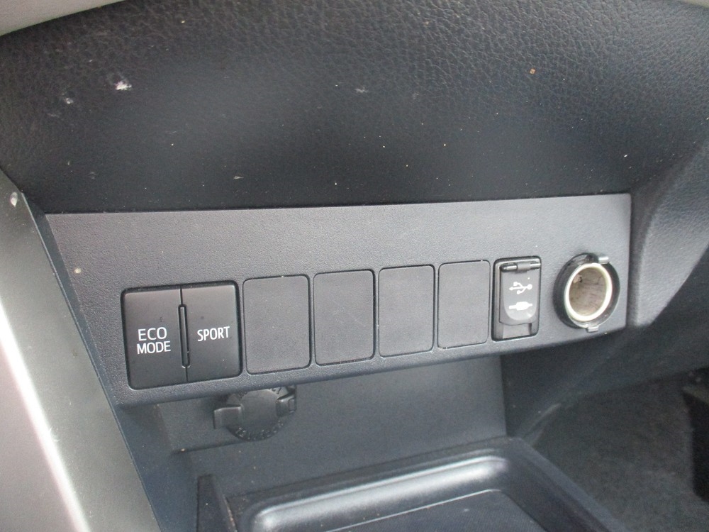 Toyota RAV4 AWD 4dr XLE (Natl) 2013