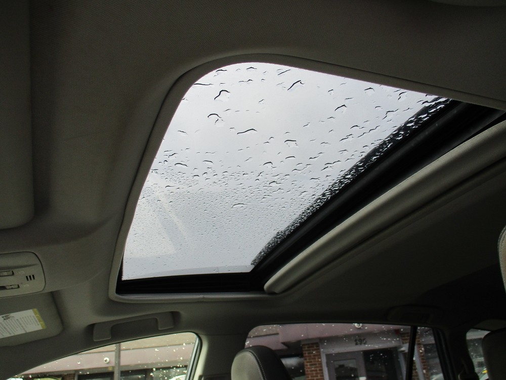 Toyota RAV4 AWD 4dr XLE (Natl) 2013