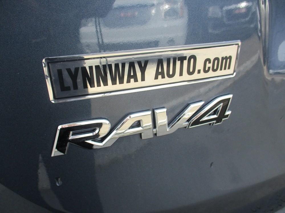 Toyota RAV4 AWD 4dr XLE (Natl) 2013