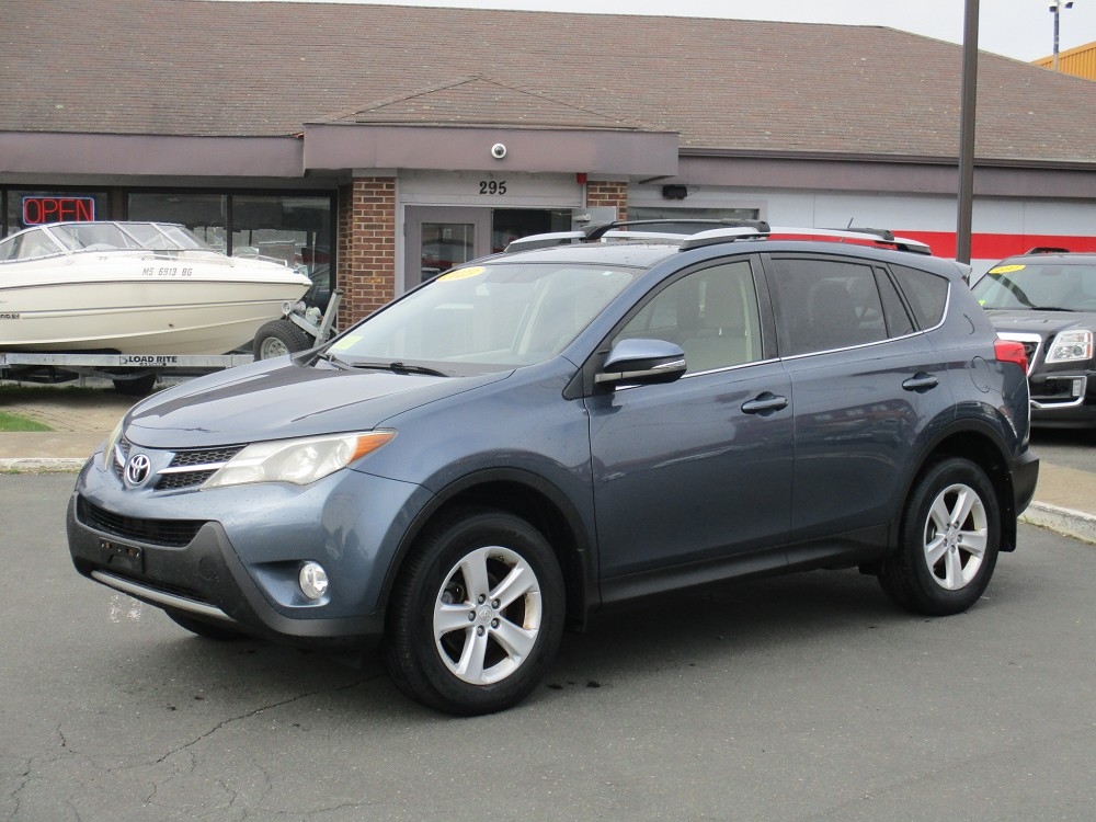 Toyota RAV4 AWD 4dr XLE (Natl) 2013