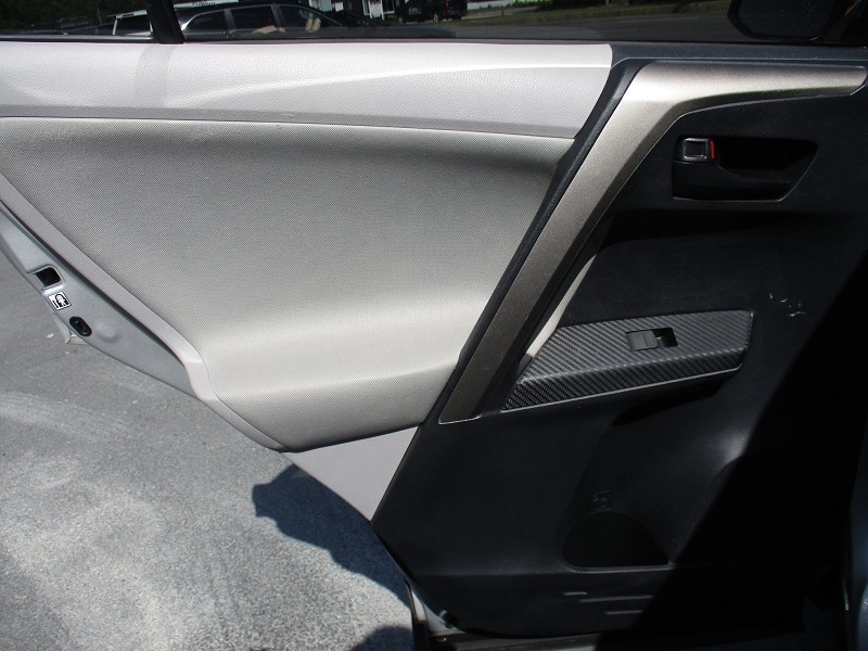 Toyota RAV4 AWD 4dr LE (Natl) 2013