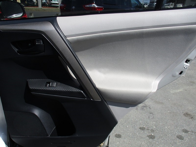 Toyota RAV4 AWD 4dr LE (Natl) 2013