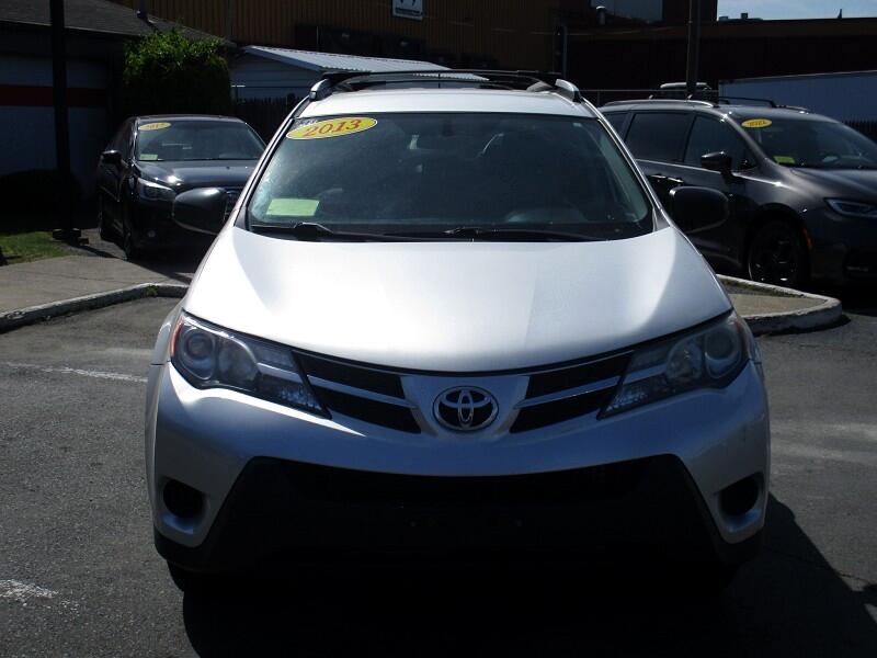 Toyota RAV4 AWD 4dr LE (Natl) 2013