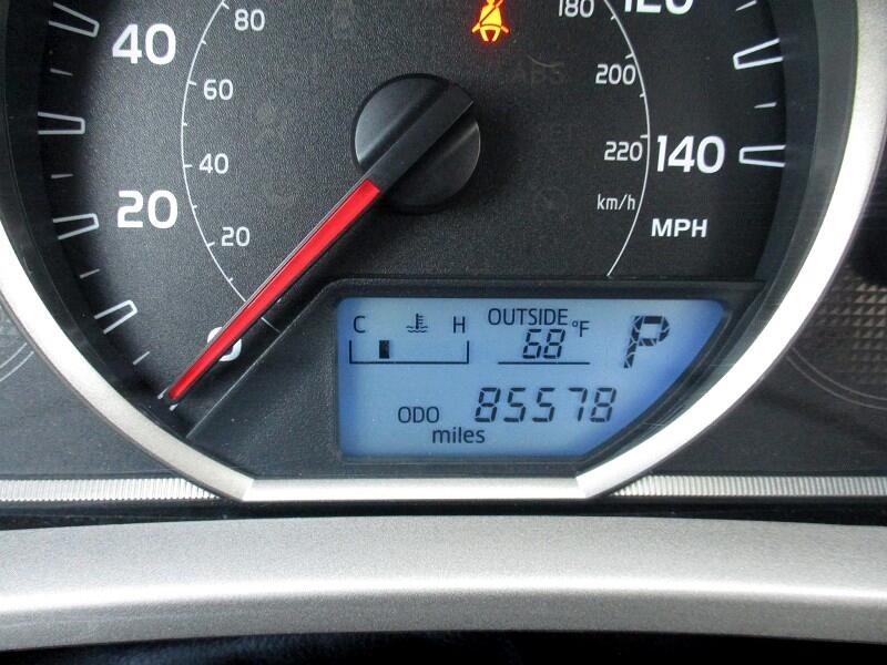 Toyota RAV4 AWD 4dr LE (Natl) 2013