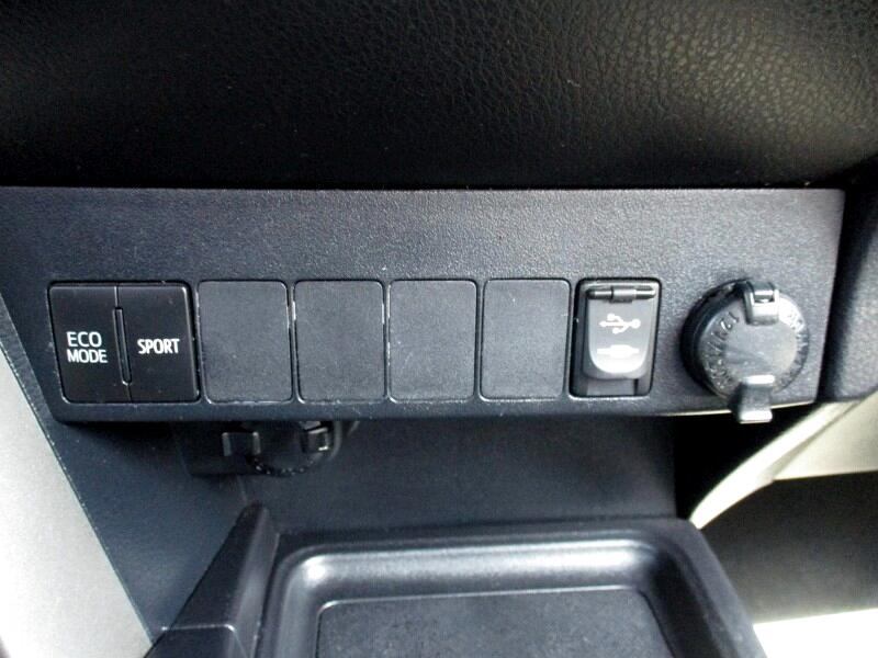 Toyota RAV4 AWD 4dr LE (Natl) 2013