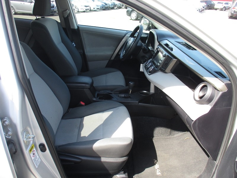 Toyota RAV4 AWD 4dr LE (Natl) 2013