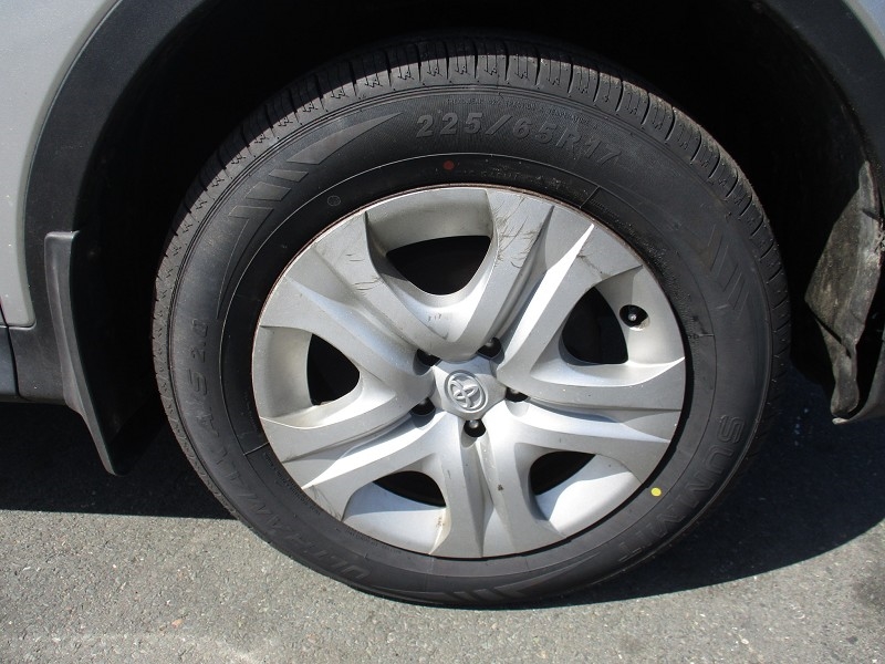 Toyota RAV4 AWD 4dr LE (Natl) 2013