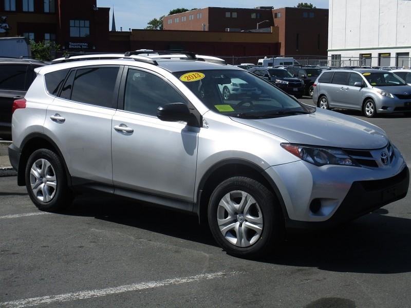 Toyota RAV4 AWD 4dr LE (Natl) 2013