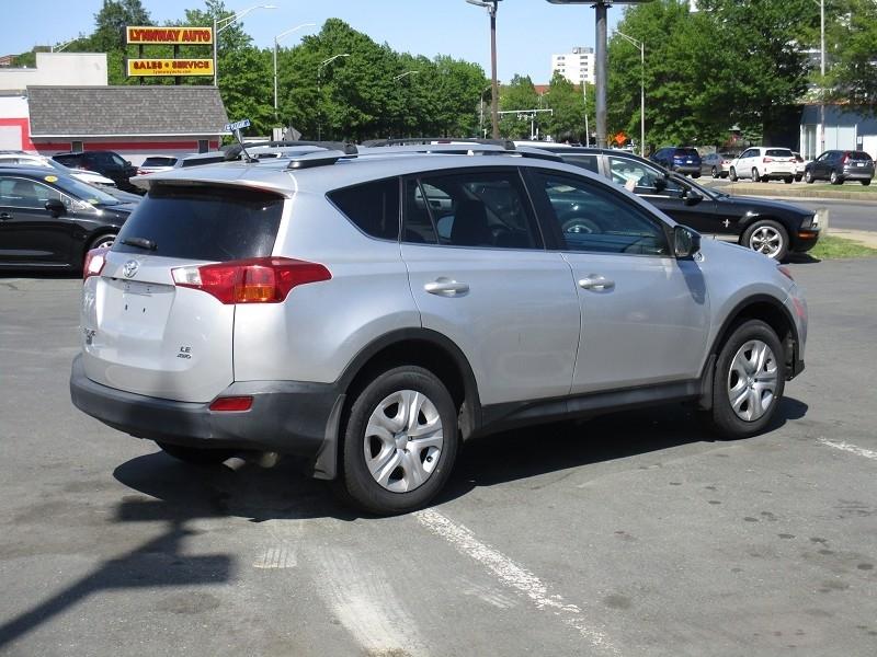 Toyota RAV4 AWD 4dr LE (Natl) 2013