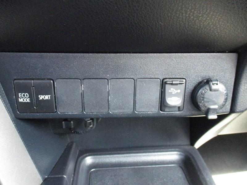 Toyota RAV4 AWD 4dr LE (Natl) 2013