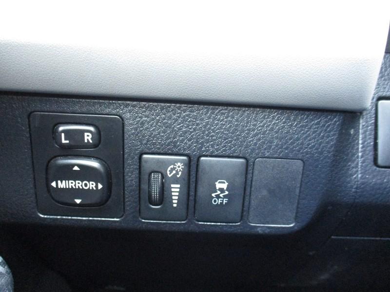 Toyota RAV4 AWD 4dr LE (Natl) 2013