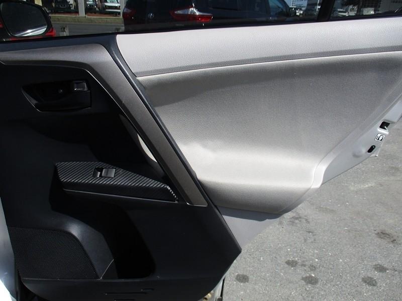 Toyota RAV4 AWD 4dr LE (Natl) 2013