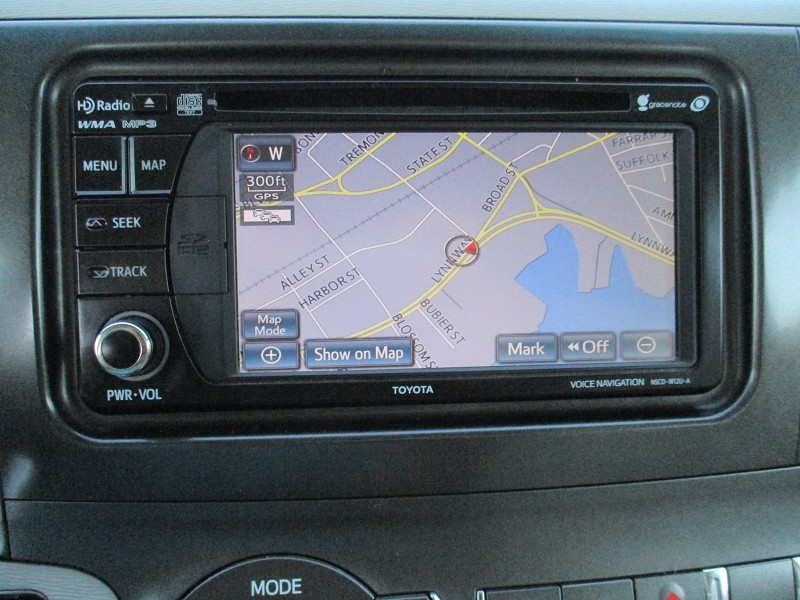 Toyota Sienna 5dr 7-Pass Van V6 LE AWD (Natl) 2014