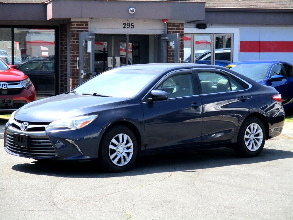 2015 Toyota Camry 4dr Sdn I4 Auto XLE (Natl)