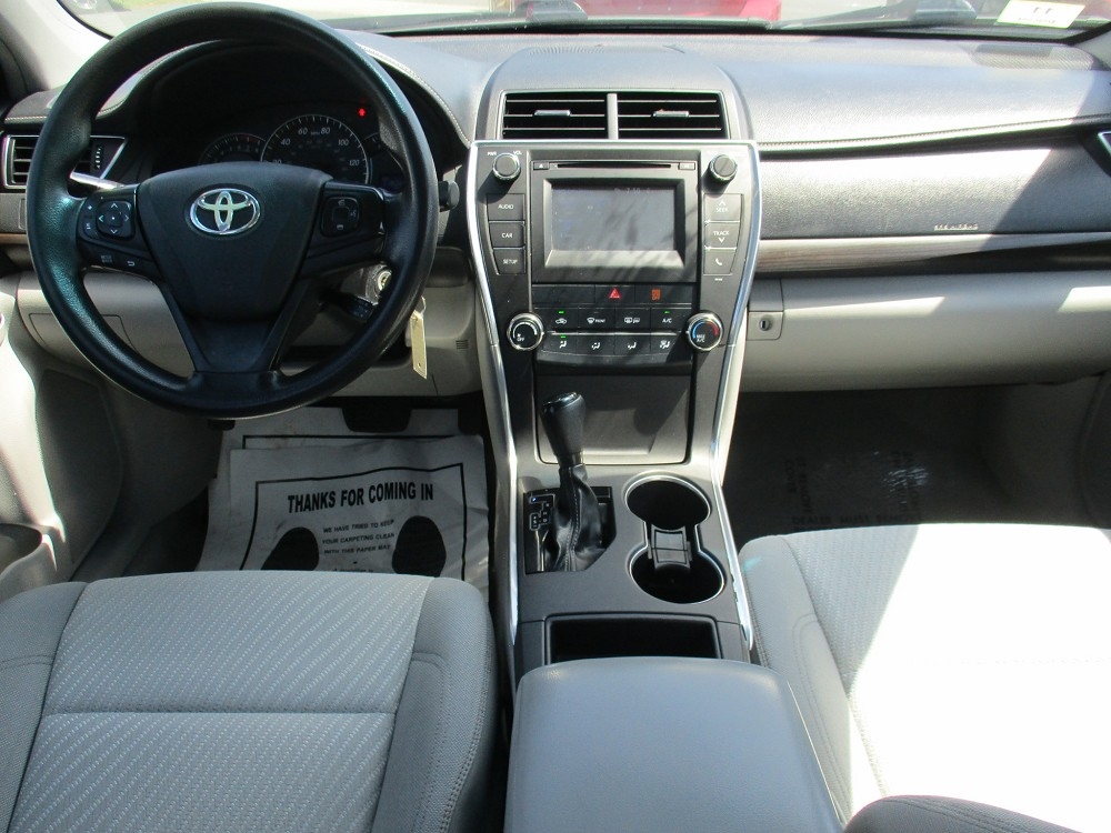Toyota Camry 4dr Sdn I4 Auto XLE (Natl) 2015