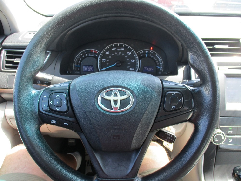 Toyota Camry 4dr Sdn I4 Auto XLE (Natl) 2015