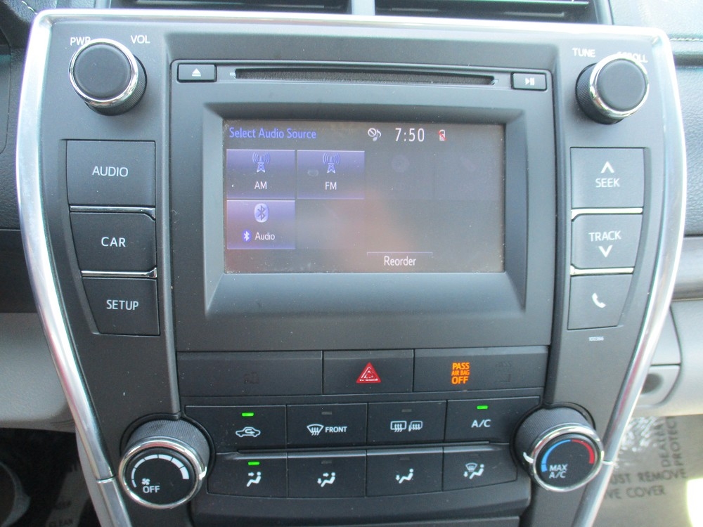 Toyota Camry 4dr Sdn I4 Auto XLE (Natl) 2015