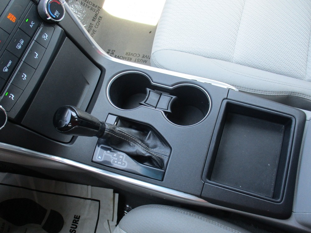 Toyota Camry 4dr Sdn I4 Auto XLE (Natl) 2015