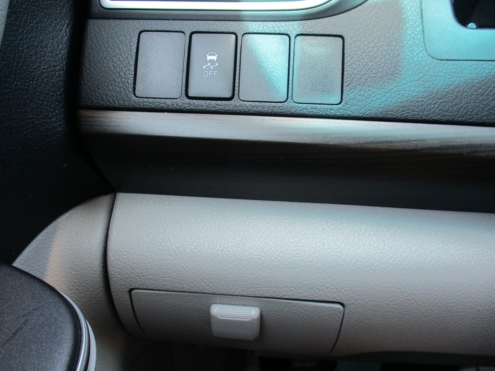 Toyota Camry 4dr Sdn I4 Auto XLE (Natl) 2015