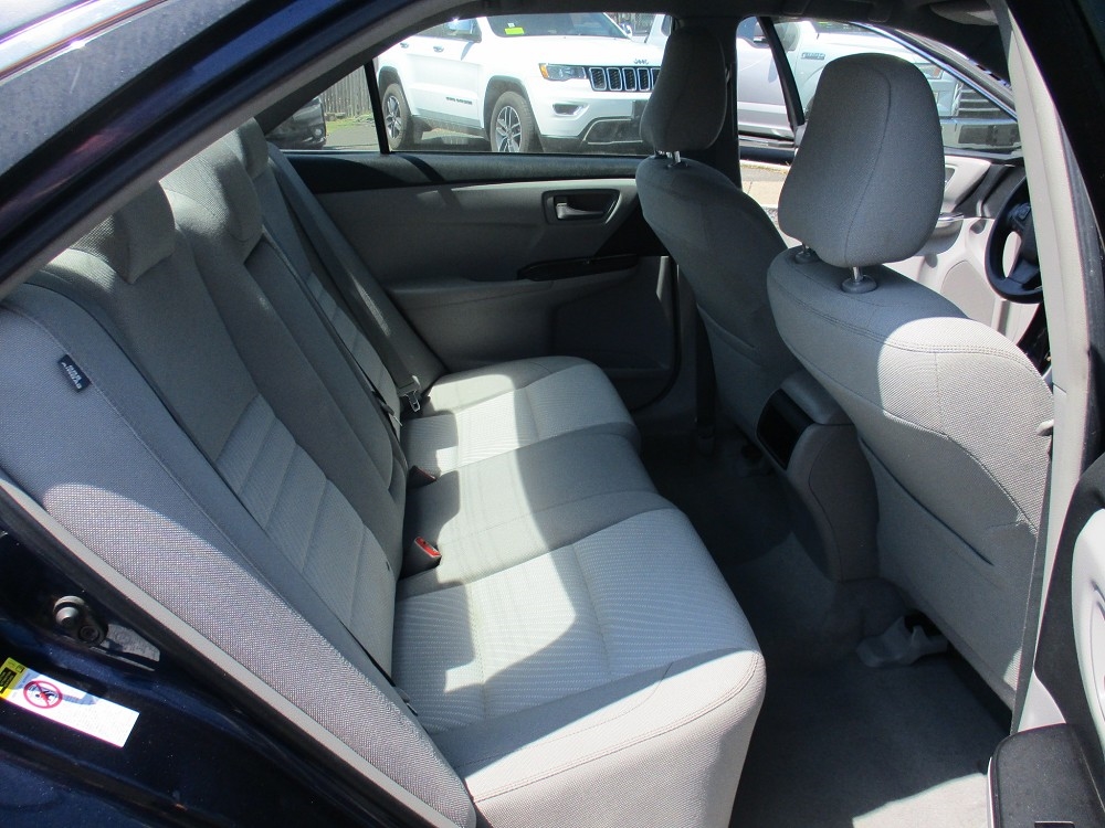 Toyota Camry 4dr Sdn I4 Auto XLE (Natl) 2015