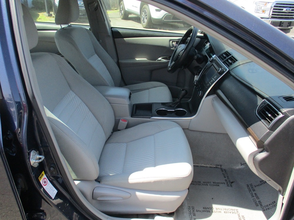 Toyota Camry 4dr Sdn I4 Auto XLE (Natl) 2015